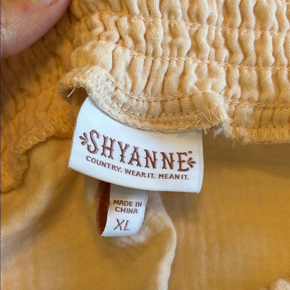 Shyanne Boot Barn Off the Shoulder Crop Top - Picture 3 of 6